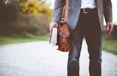 How to set yourself apart from the competition in a sales interview
